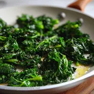 Cavolo nero ripassato in padella in 25 minuti