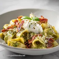 Paccheri con Pesto di Pistacchi Burrata e Guanciale