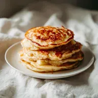 Pancake con Mela e Yogurt da 160 Kcal: Colazione Sana in 15 Minuti