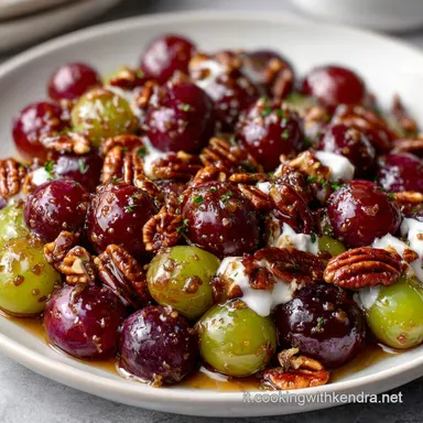 Insalata d'Uva con Noci Pecan in 20 Minuti Scheda ricetta